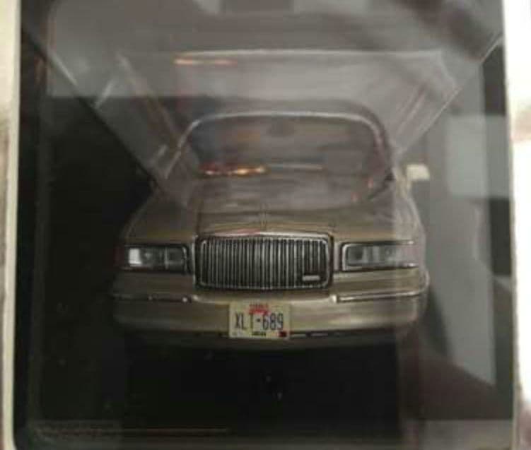 Premium X リンカーンタウンカー