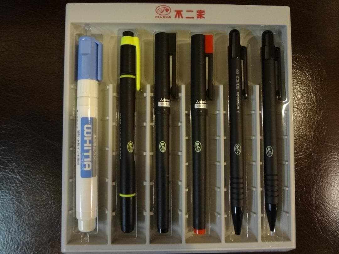 HUJIYAお菓子の不二家 入手困難非売品グッズ・ペン 6本トレーセット