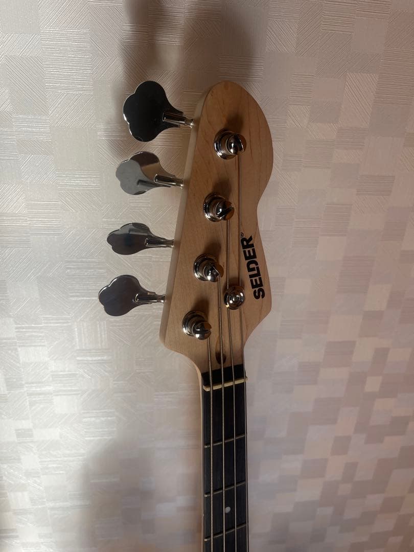 SELDER ベースギター ホワイト