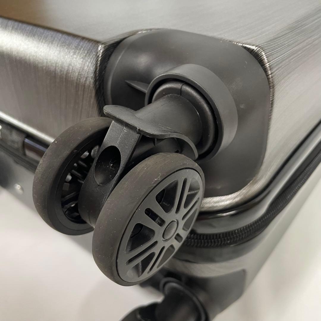 ポルシェ 軽量キャリーケース 機内持ち込み可