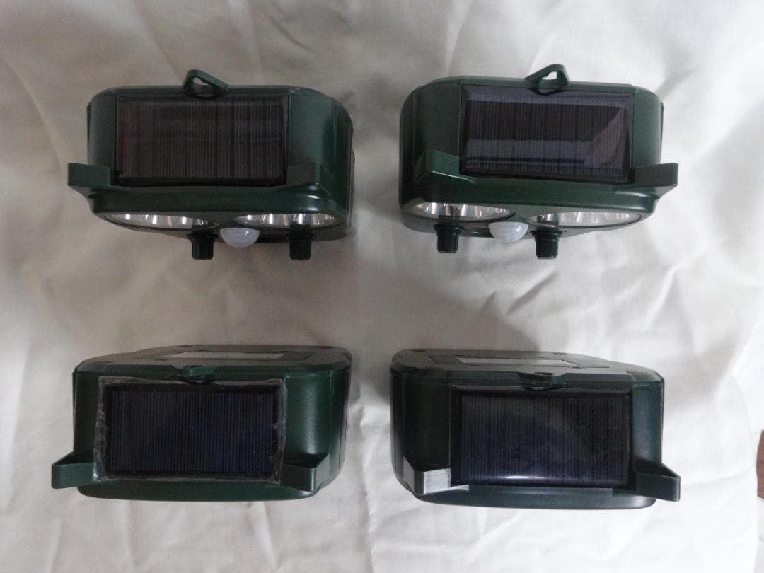 動物撃退器 害獣撃退器 4個セット(3個中古品　1個新品)