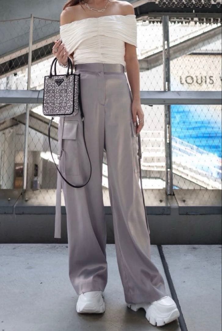 【新品】グラムリップス サイドベルト サテンワイドパンツ