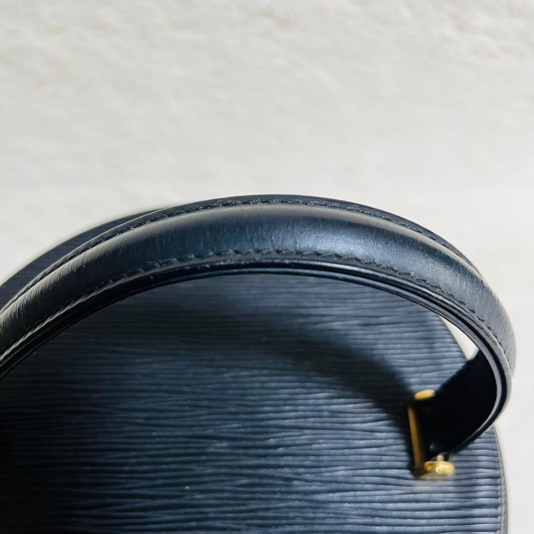 LOUIS VUITTON ルイヴィトン エピ カンヌ　ブラック　黒