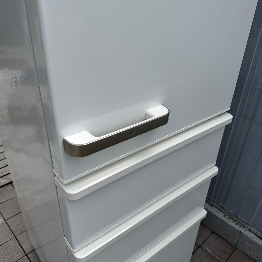 美品 AQUA 4ドア冷蔵庫 355L スリムサイズ スタイリッシュデザイン