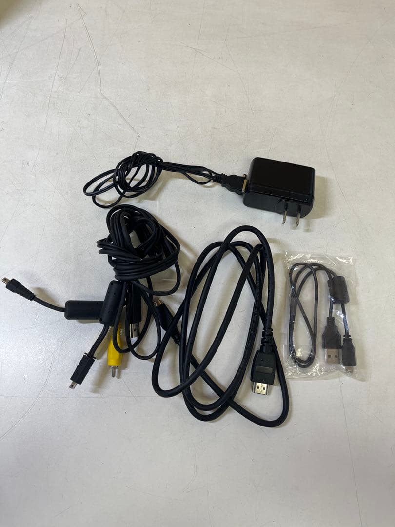 G172 Panasonic HC-V230M ビデオカメラ本体 パナソニック