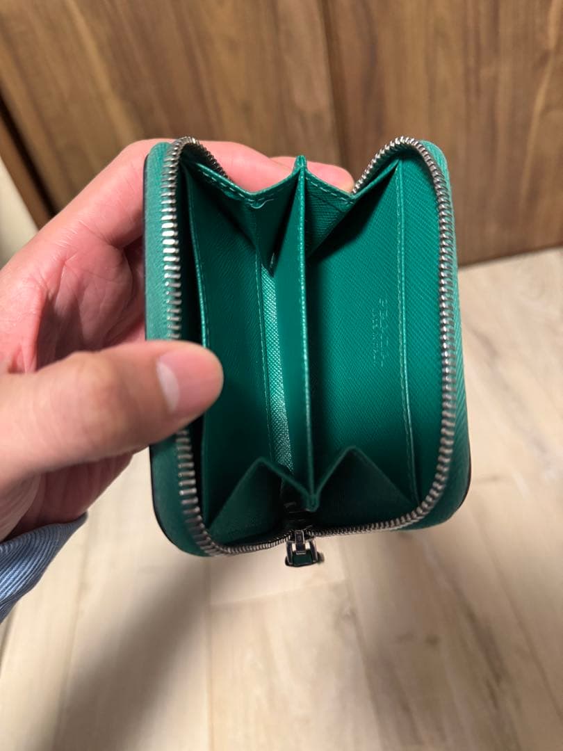PRADA グリーン ケース サフィアーノレザー