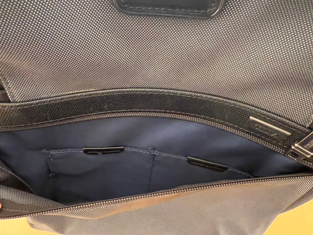 【美品】トゥミ Tumi ALPHA2 スリム ブリーフパック リュック グレー