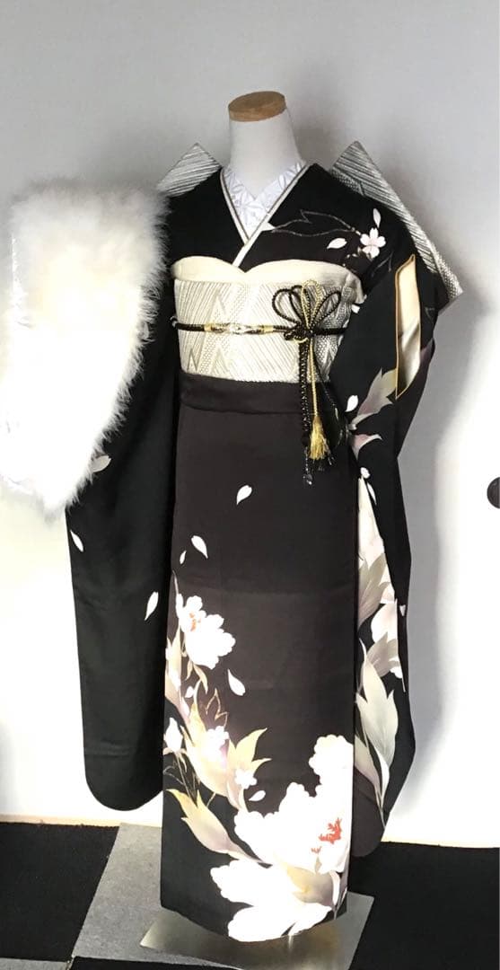 ちゃむりんご 振袖フルセット　黒　濃茶　牡丹　正絹　シック　豪華　成人