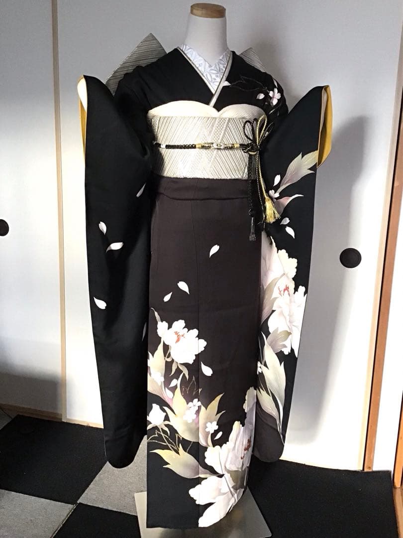ちゃむりんご 振袖フルセット　黒　濃茶　牡丹　正絹　シック　豪華　成人
