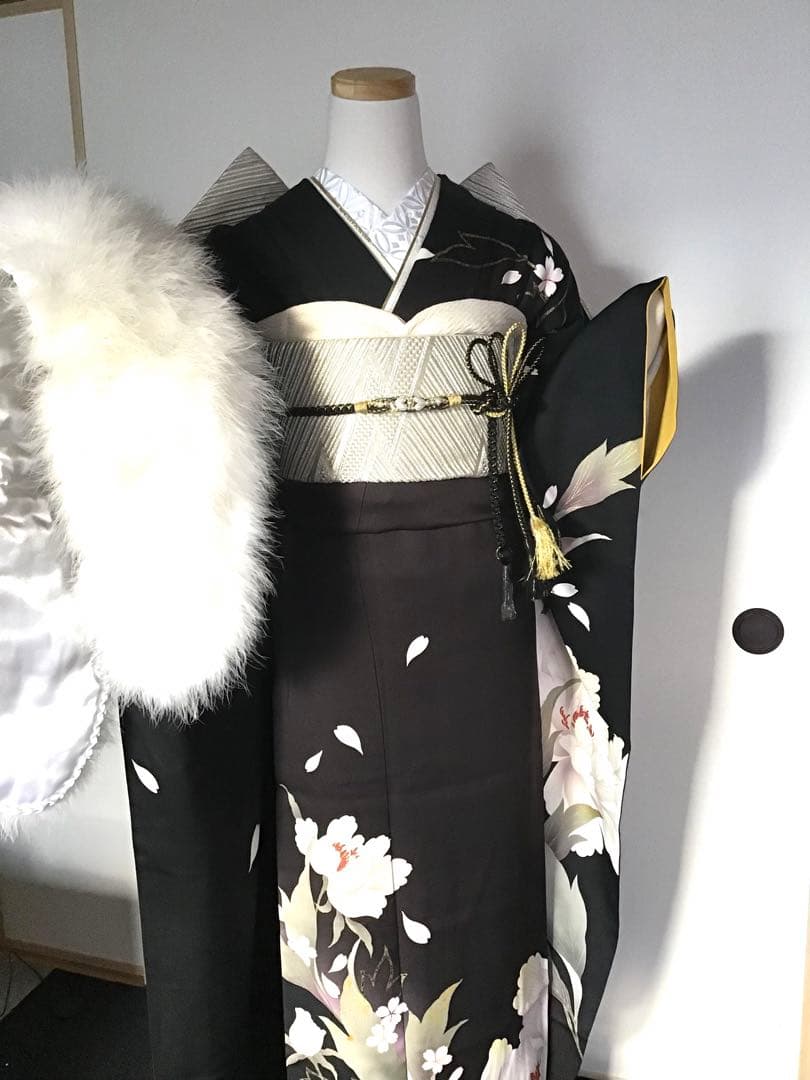 ちゃむりんご 振袖フルセット　黒　濃茶　牡丹　正絹　シック　豪華　成人