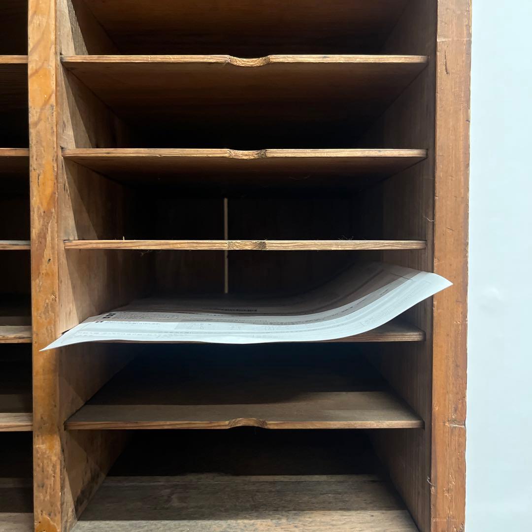 〈 アンティークラック 〉　郵便局棚　郵便局　仕分け棚 　飾り棚　送料込