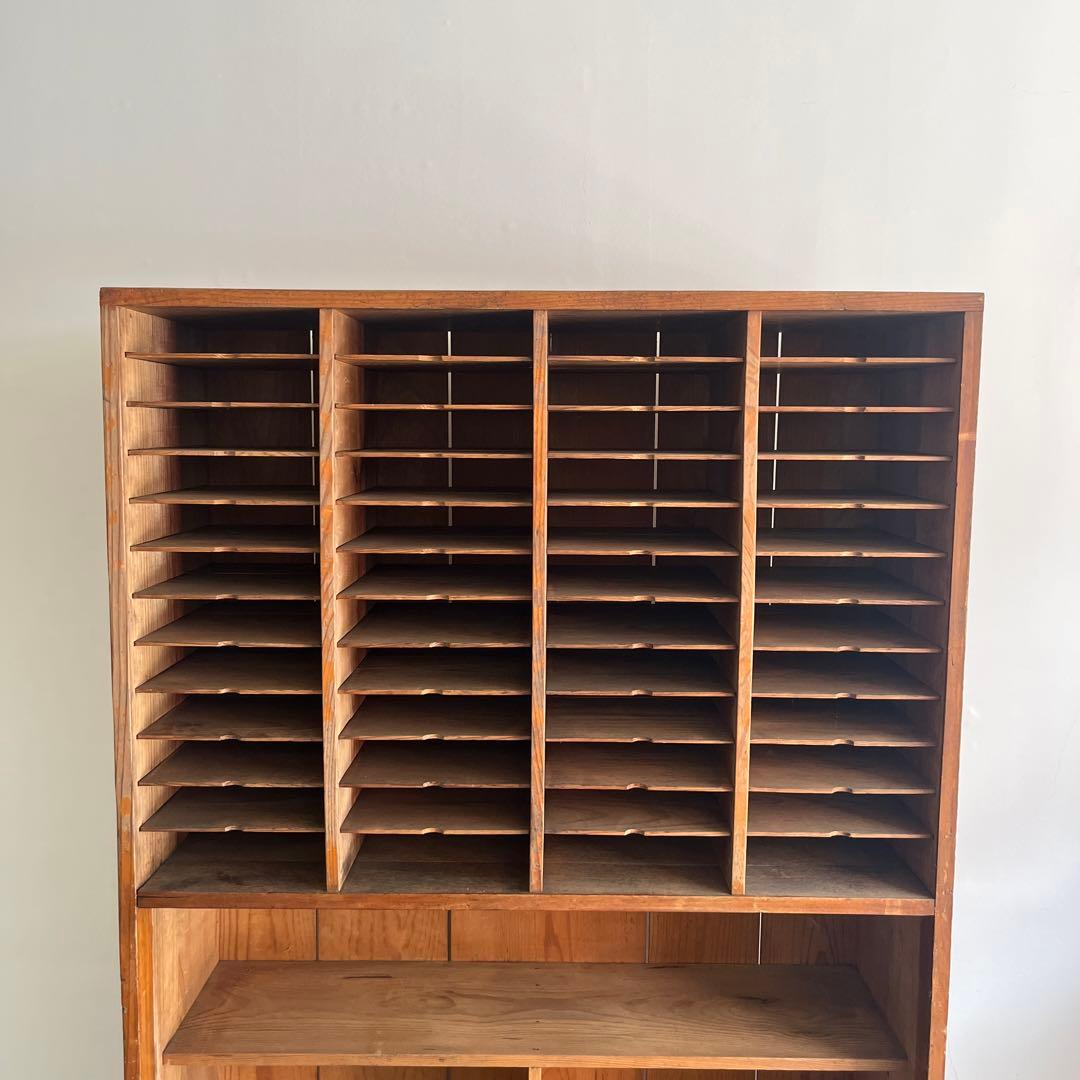 〈 アンティークラック 〉　郵便局棚　郵便局　仕分け棚 　飾り棚　送料込