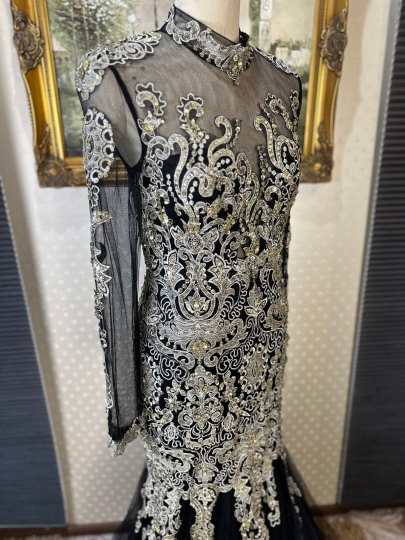 刺繍入り黒マーメイドドレス