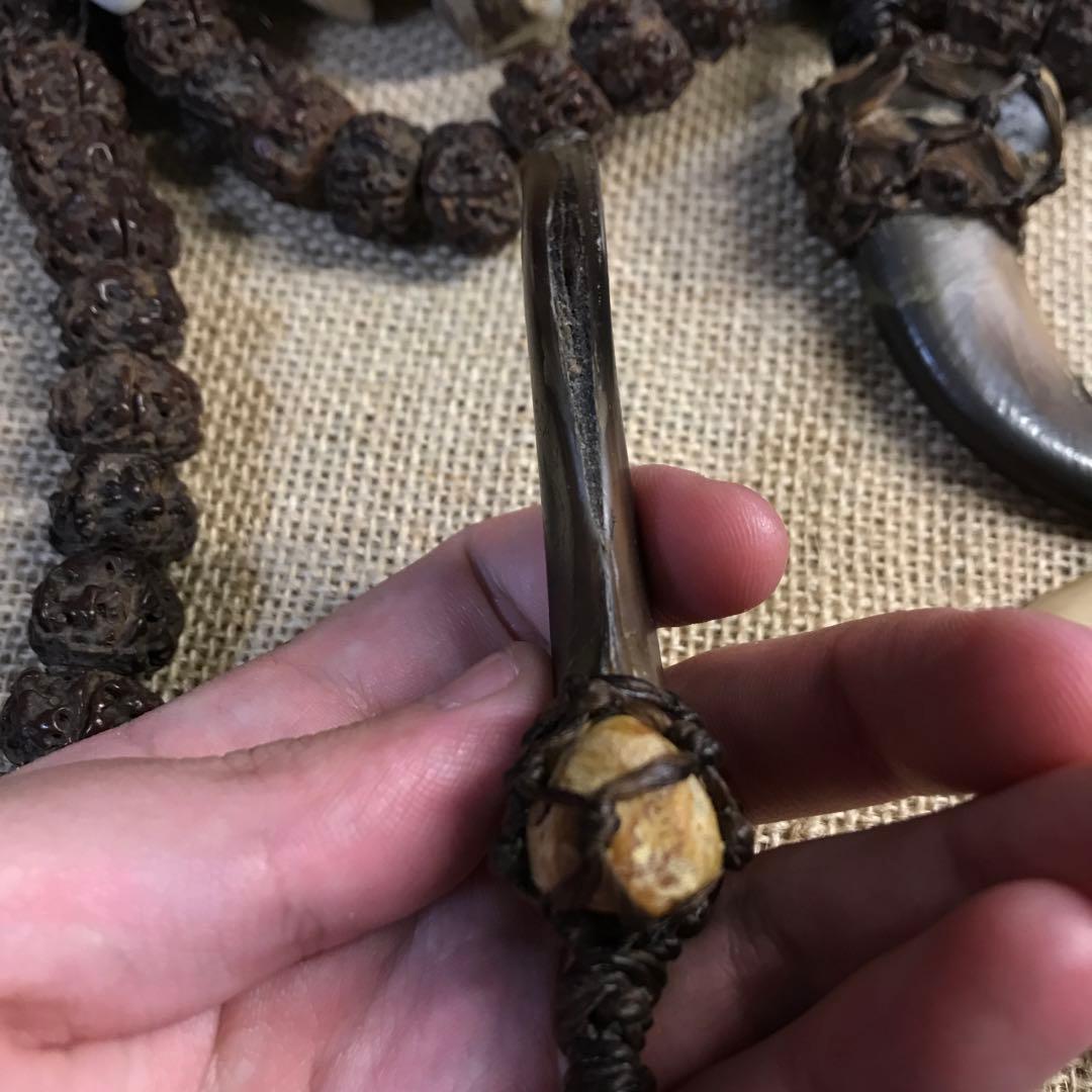 ヒグマの爪　マクラメ　ペンダントトップ　熊の爪　ベアクロー