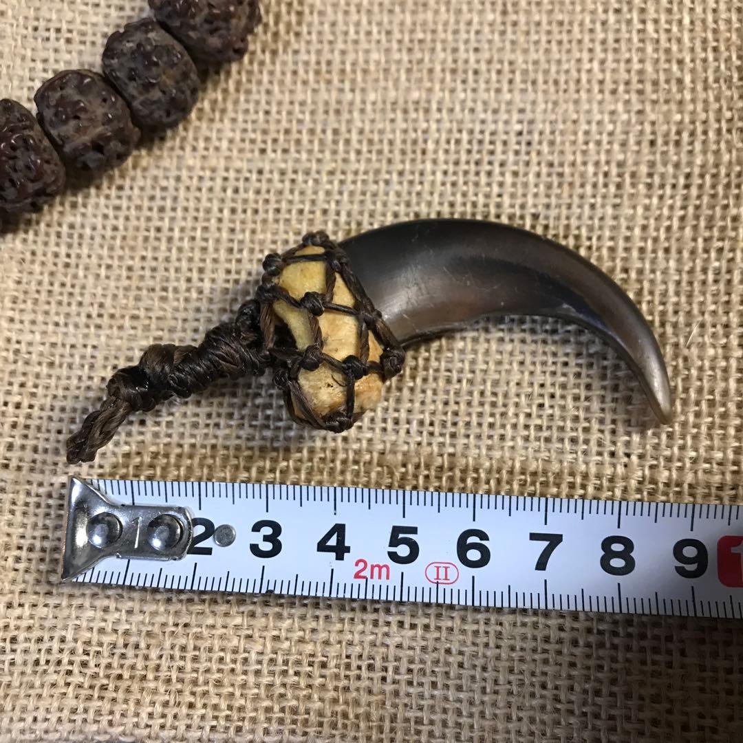 ヒグマの爪　マクラメ　ペンダントトップ　熊の爪　ベアクロー