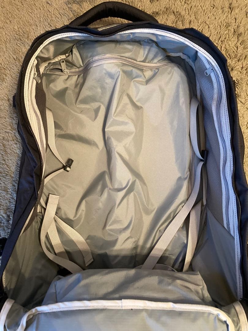 モンベル ウィーリーバッグ 35　ブラック