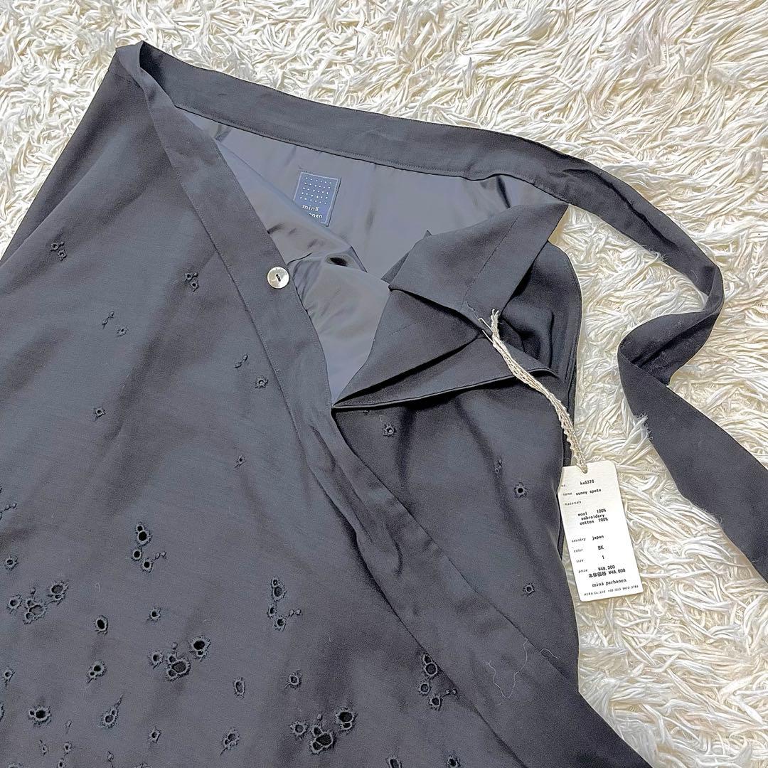 未使用タグ付✨ミナペルホネン　エンブロイダリーフレアスカート日本製ブラック　刺繍