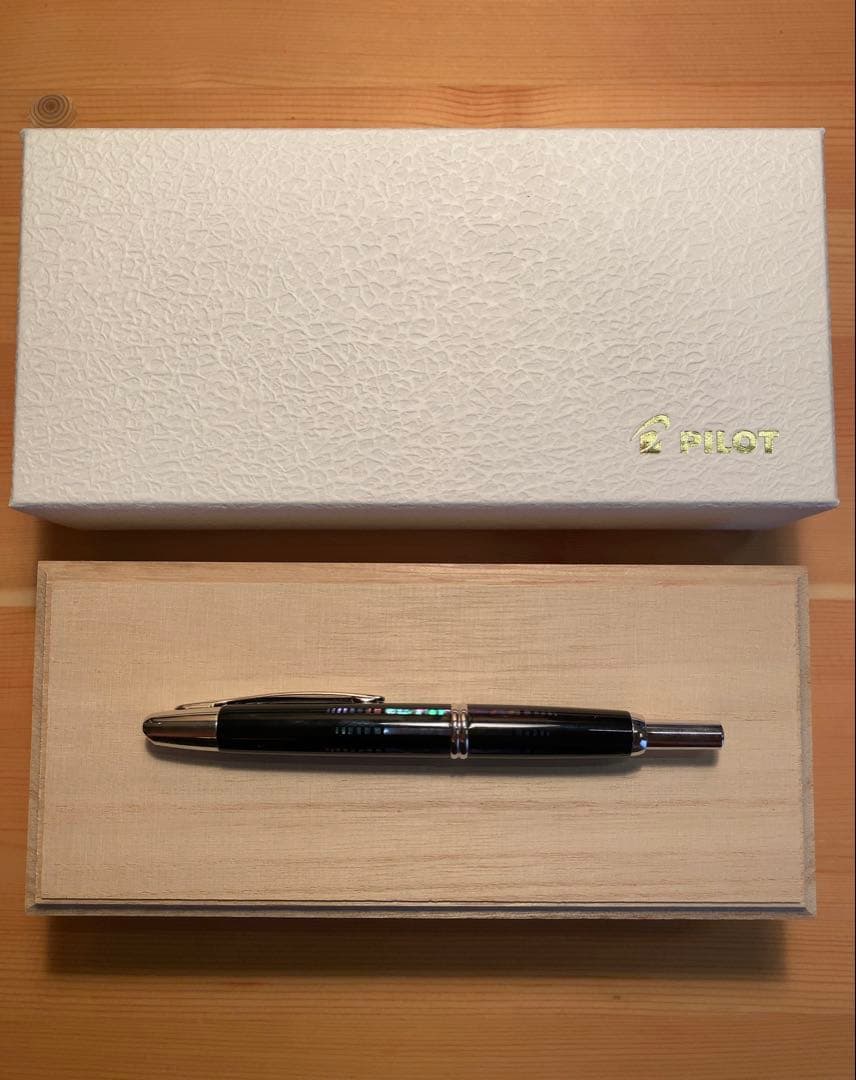 パイロット キャップレス万年筆　螺鈿(水面) 逆輸入モデル
