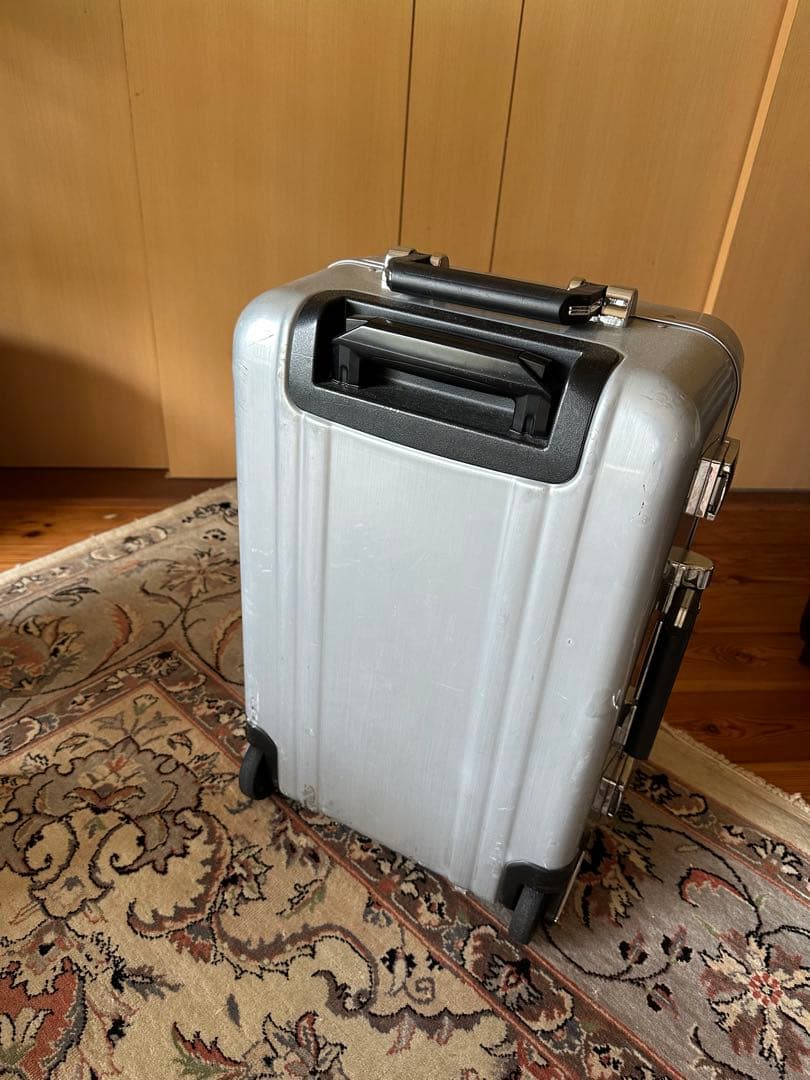 ゼロハリバートン　2輪　ポリカボネート　キャリーケース 31L中古品