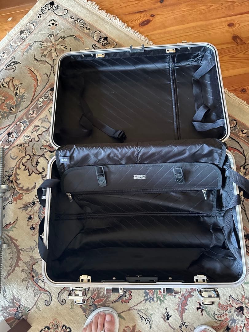 ゼロハリバートン　2輪　ポリカボネート　キャリーケース 31L中古品