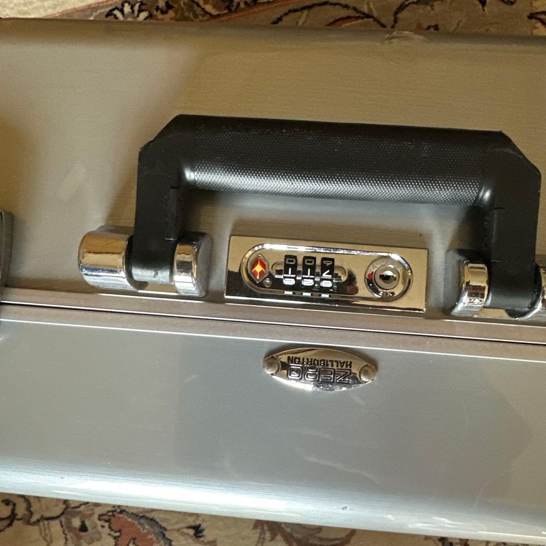 ゼロハリバートン　2輪　ポリカボネート　キャリーケース 31L中古品