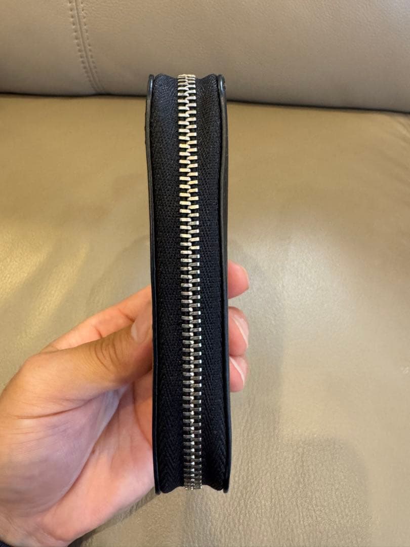 LOUIS VUITTON エピ ジッピー パース しろくま