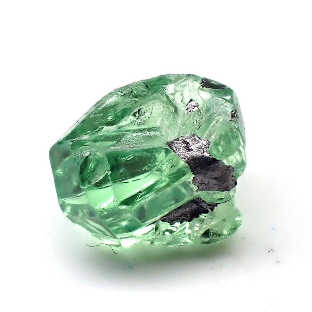 【タンザニア/メレラニ産】ツァボライト(グリーングロッシュラーガーネット)