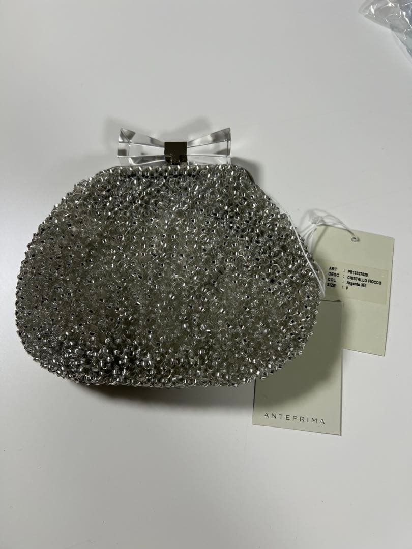 ANTEPRIMA シルバー クラッチバッグ