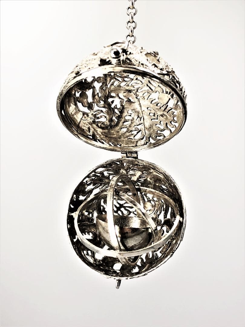 【 本銀彫金薫香球 龍鳳凰透し 】　中華古玩　倣唐代薫香球