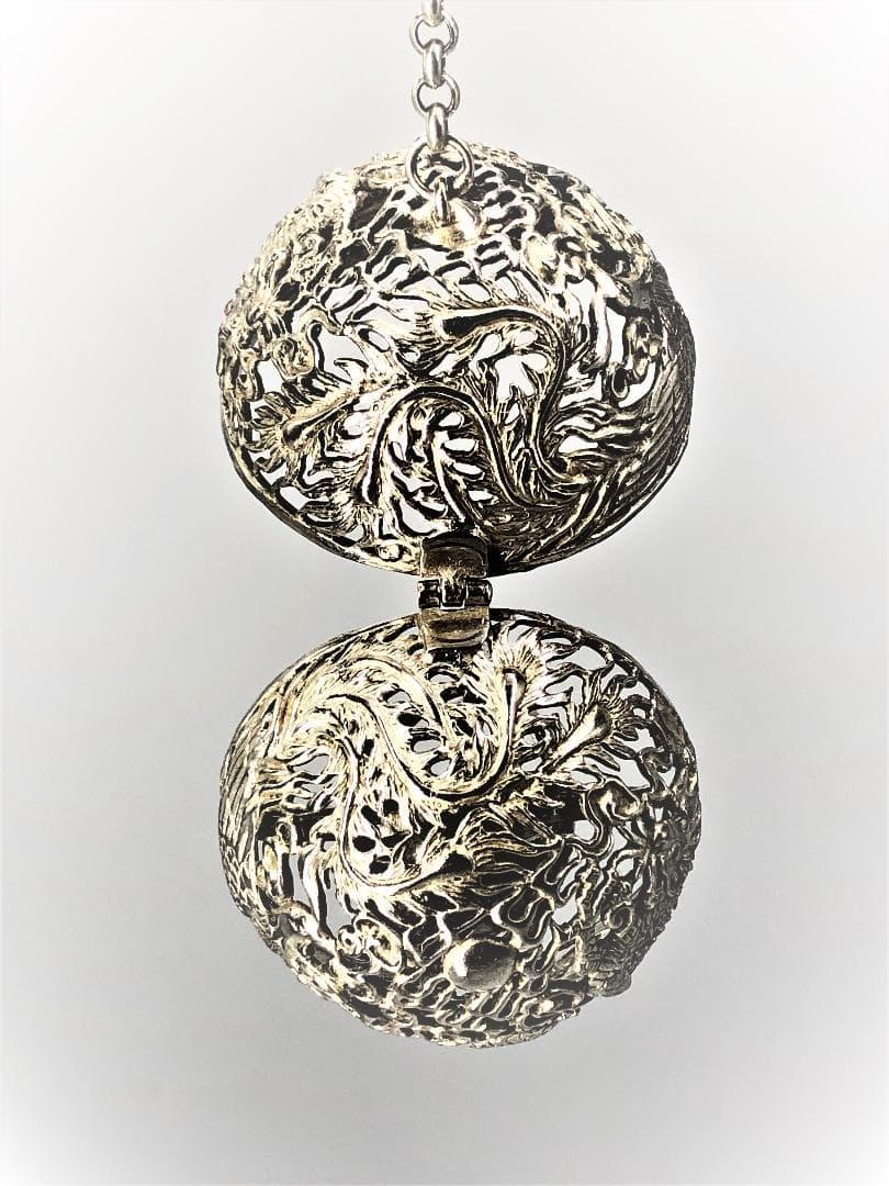【 本銀彫金薫香球 龍鳳凰透し 】　中華古玩　倣唐代薫香球