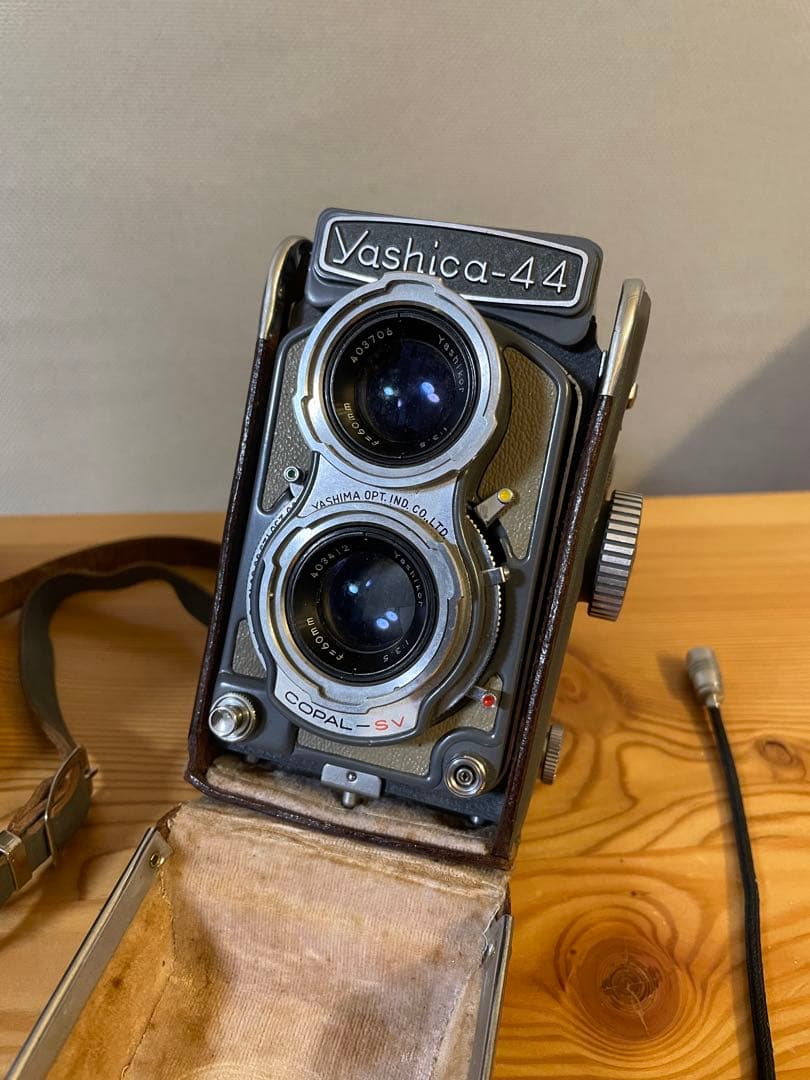 YASHICA 44 昭和レトロ　カメラ　yashica