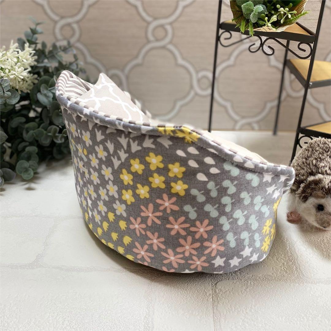 ハリネズミ寝袋　ソファーB