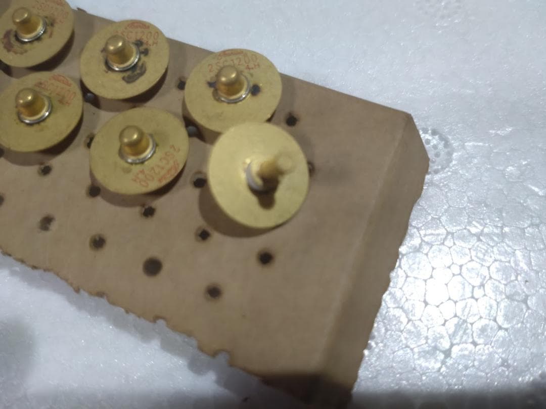 TOSHIBA　2SC1200　9PCS　新品未使用