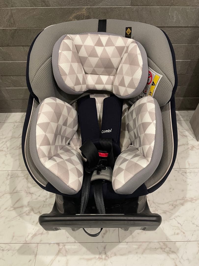 【麻婆とうふ】Combi CG-UIG チャイルドシート ISO-FIX