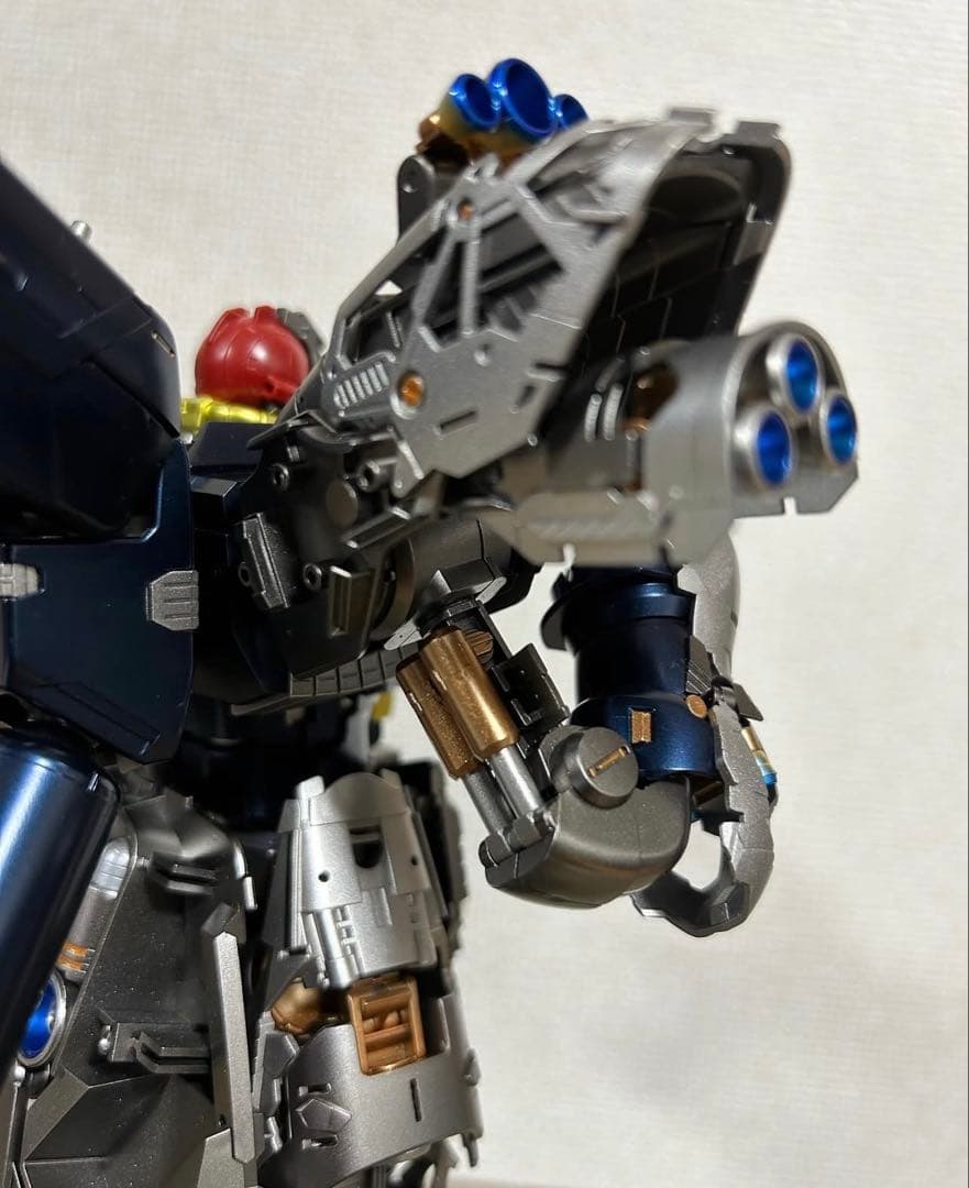 MG サザビーver.ka 塗装済み完成品　ガンプラ　逆襲のシャア