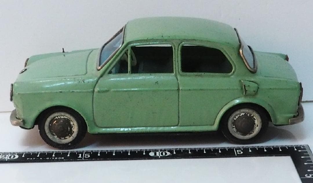 萬代屋【三菱コルト デラックス黄緑ミラー欠ホイル1個交換】フリクション ブリキ製