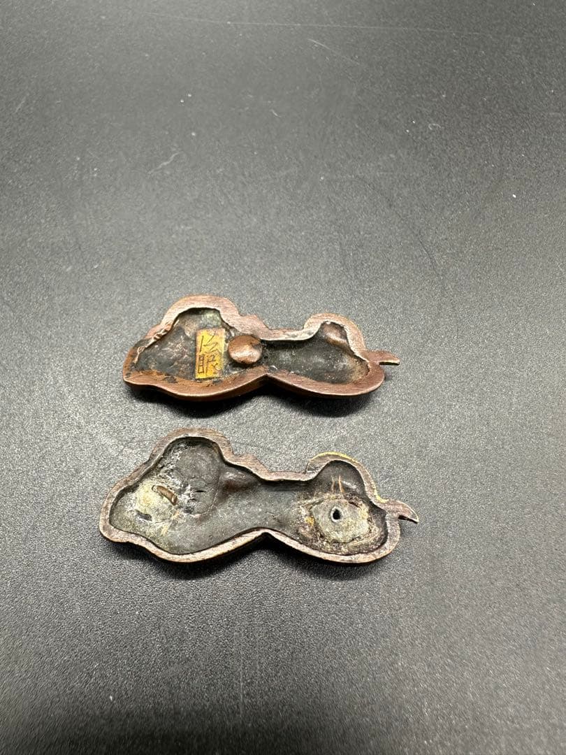 煙草入れ金具　達磨　金工象嵌　在銘　春明法眼 後藤法眼 二つセット　骨董古美術