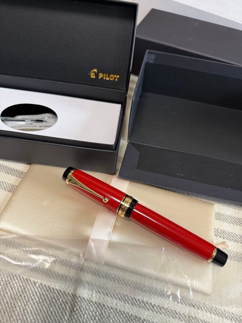 パイロット万年筆、漆、カスタム朱、30サイズペン先 万年筆 ペン先はB