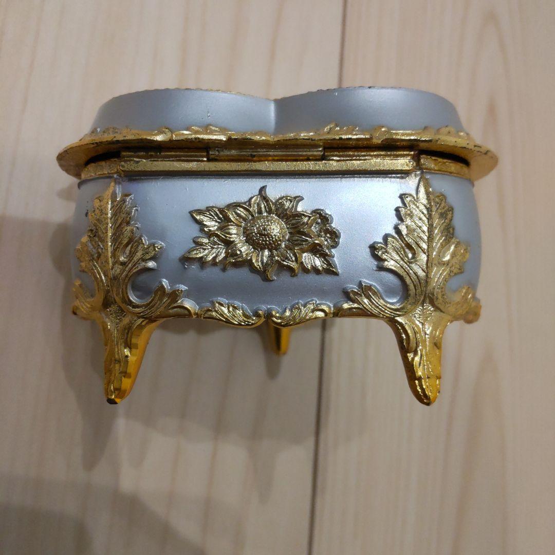 ハート型オルゴール 金色装飾