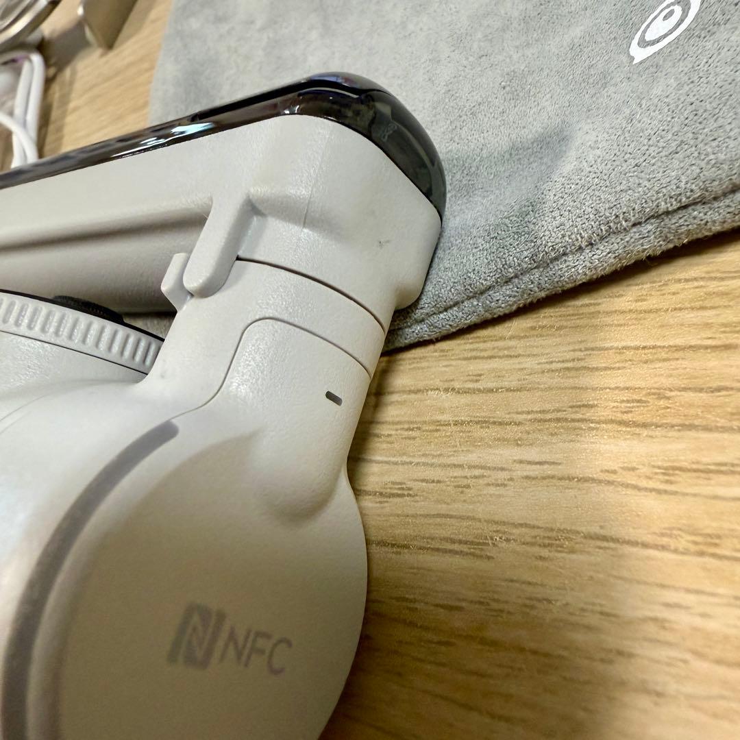 Insta360 flow Pro （磁気スマートフォンマウント、ライト付き）