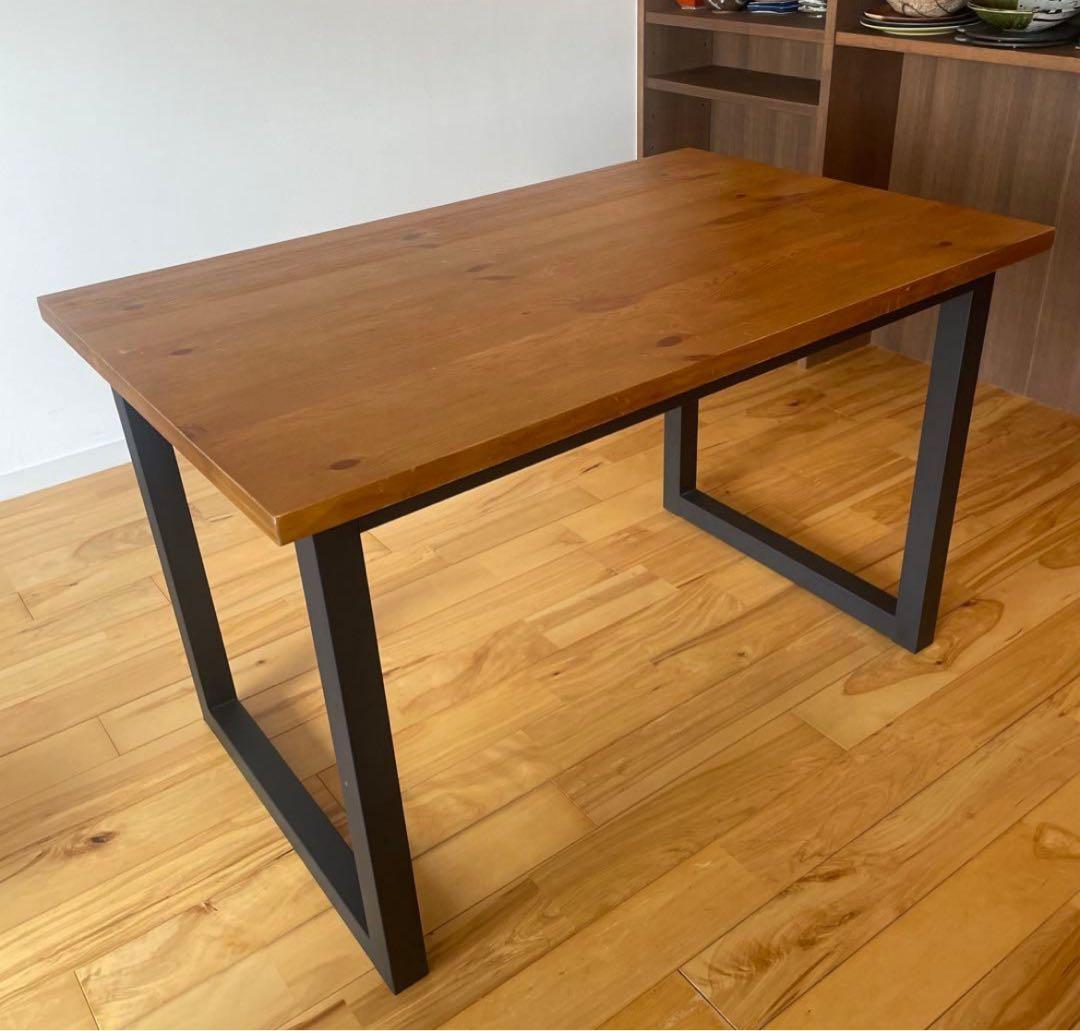 LOWYA 　NEWデモアテーブル【現地引取り可能】