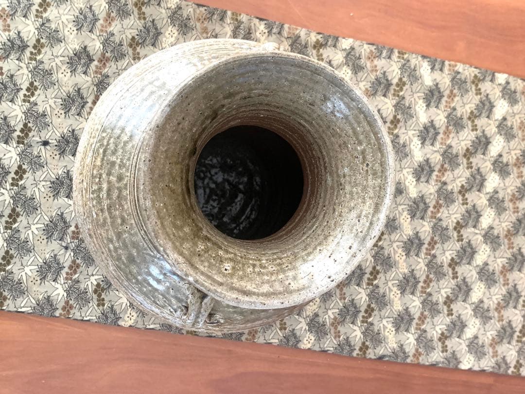 灰釉陶の持ち手付き壺 木箱付き 漢時代灰釉双耳壷花入れ