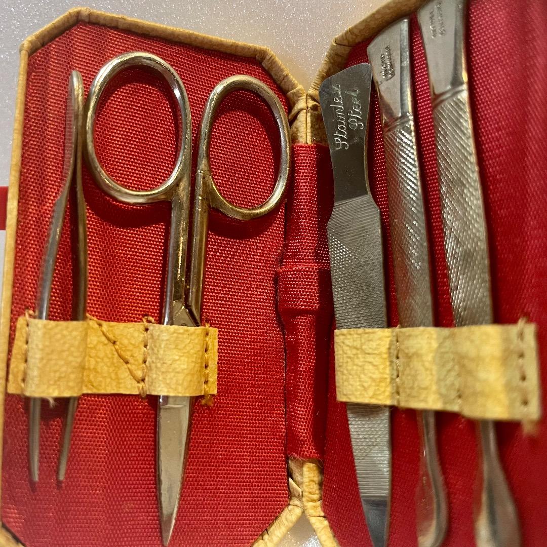 イギリス　ヴィンテージ　スーツケース型ミニネイルセット