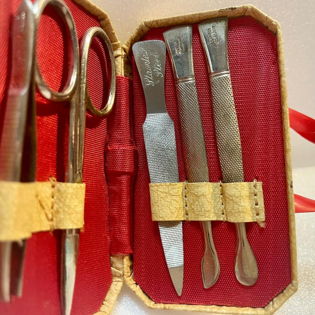 イギリス　ヴィンテージ　スーツケース型ミニネイルセット