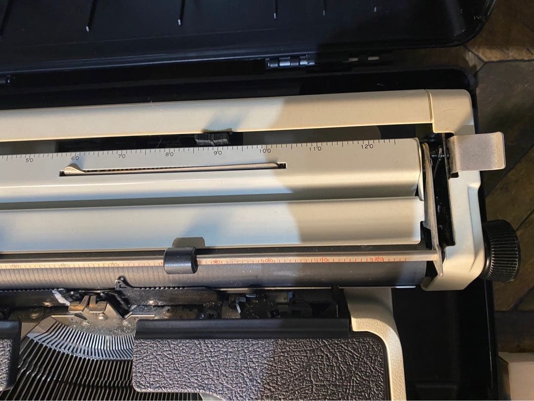 アンティーク タイプライター インテリア ホワイト 白 当時物 ビンテージ