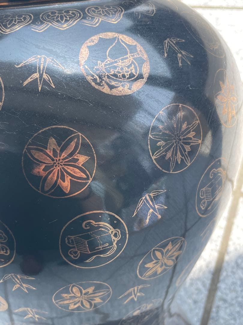 ケ*ン様 【中国 景徳鎮/ 花瓶】壺 中国陶器 中国 骨董品 家紋 ツボ