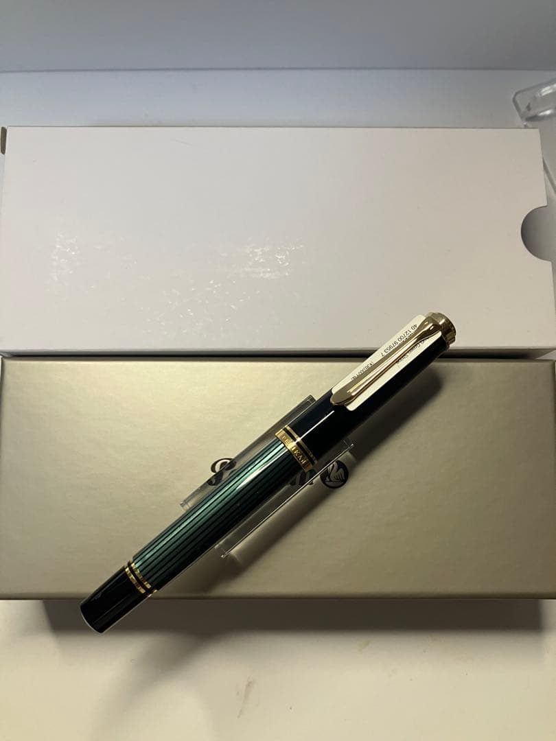 PELIKAN　ペリカン　スーベレーンR600 　ローラーボール　緑縞