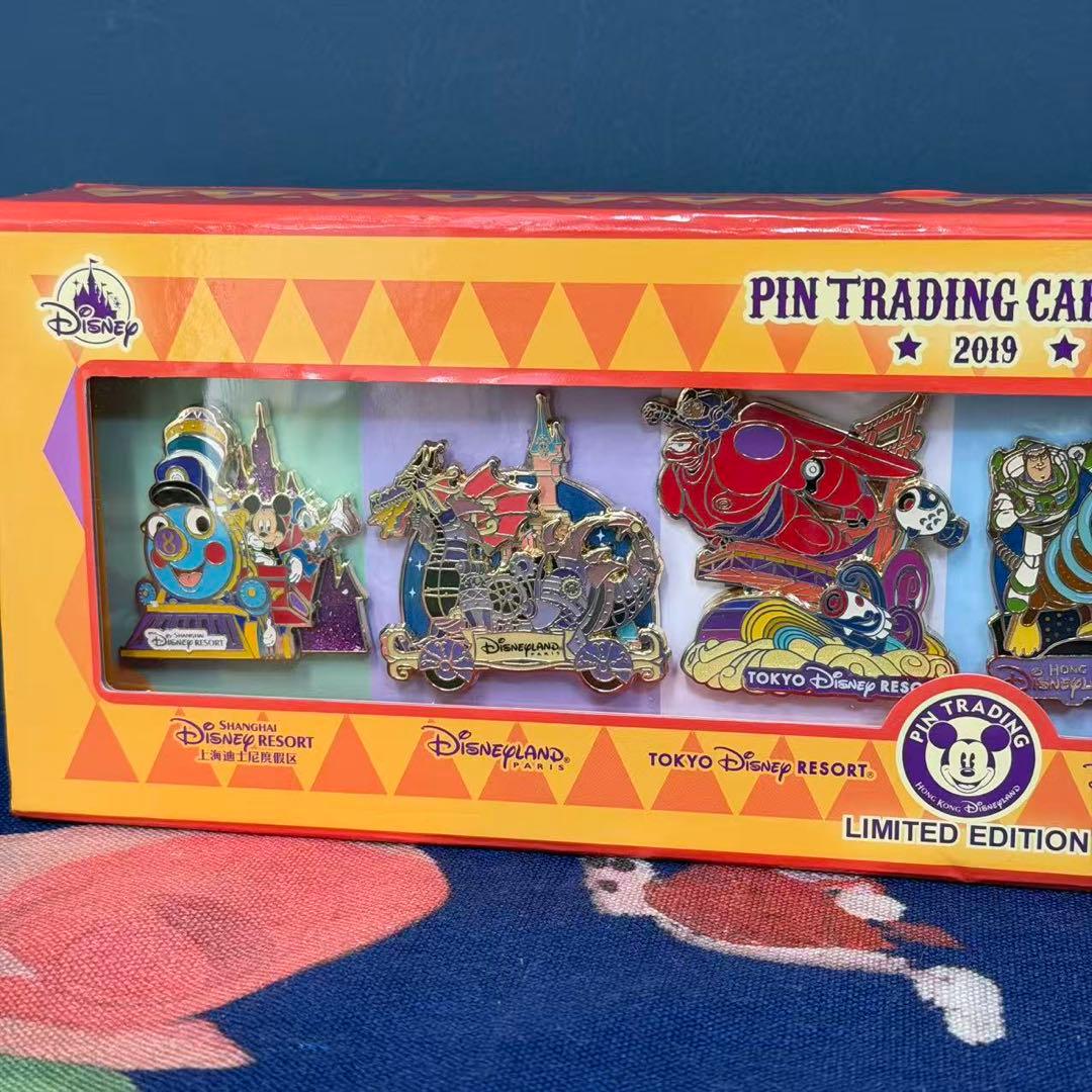 香港ディズニーランド正規品デザイナーシリーズピンバッジ限数800