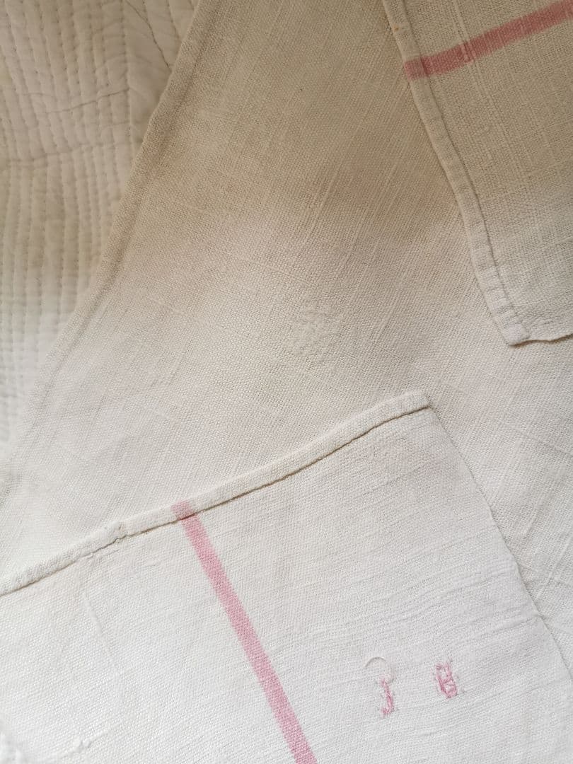 アンティーク フレンチリネンクロス イニシャルBL赤糸刺繍 シャビーピンクライン