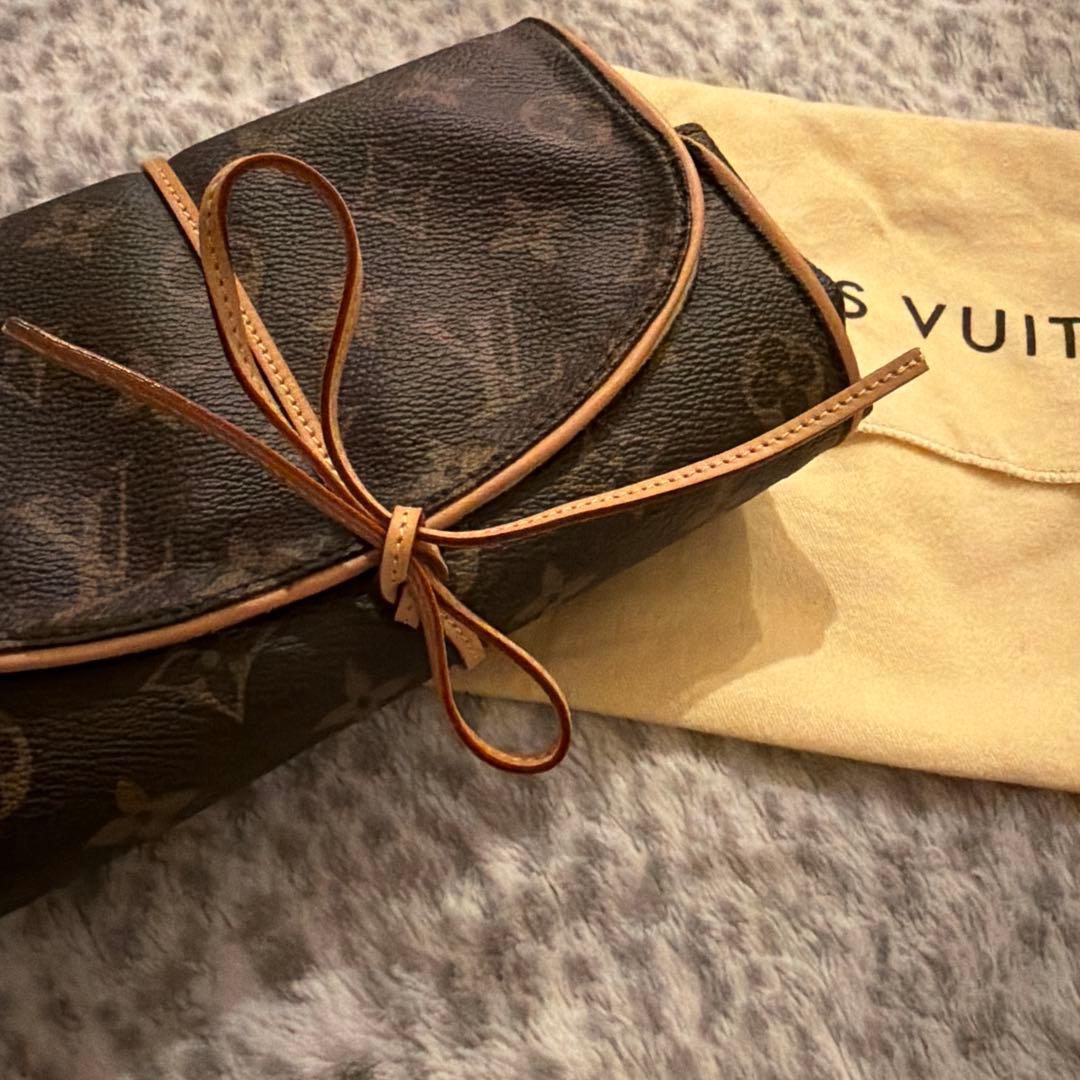 LOUIS VUITTON レザー ロールアップポーチ